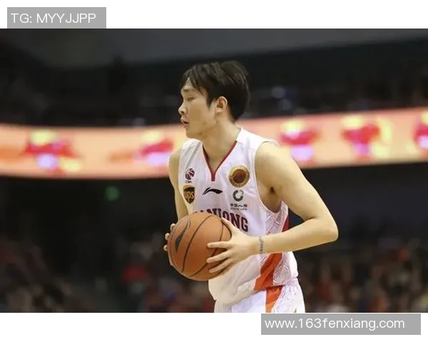 丁彦雨航五年前续约山东男篮签顶薪合同