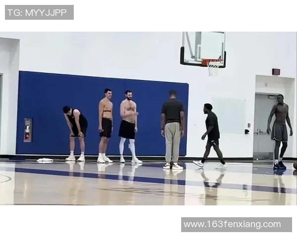 美记:杨瀚森给韦斯利等人打掩护会出很多机会 但开拓者不这么玩 美记:杨瀚森给韦斯利等人打掩护会出很多机会 但开拓者不这么玩