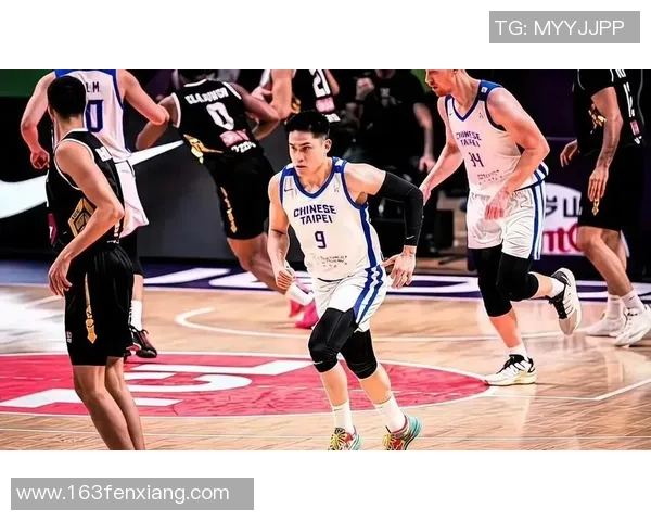 陈盈骏中线三分命中加罚,首节5分钟砍12分2助 陈盈骏中线三分命中加罚,首节5分钟砍12分2助