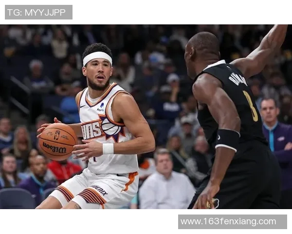 15投6中仅13分!布克低迷太阳仍胜灰熊,众将发力多点开花 15投6中仅13分!布克低迷太阳仍胜灰熊,众将发力多点开花